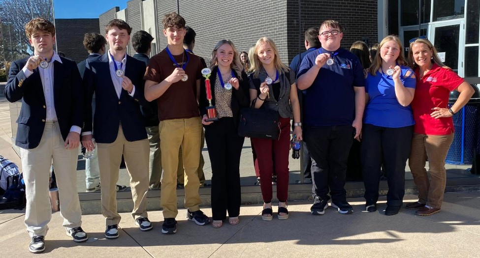 Beloit High JAG-K competes in Regional CDC, qualifies 7 for State