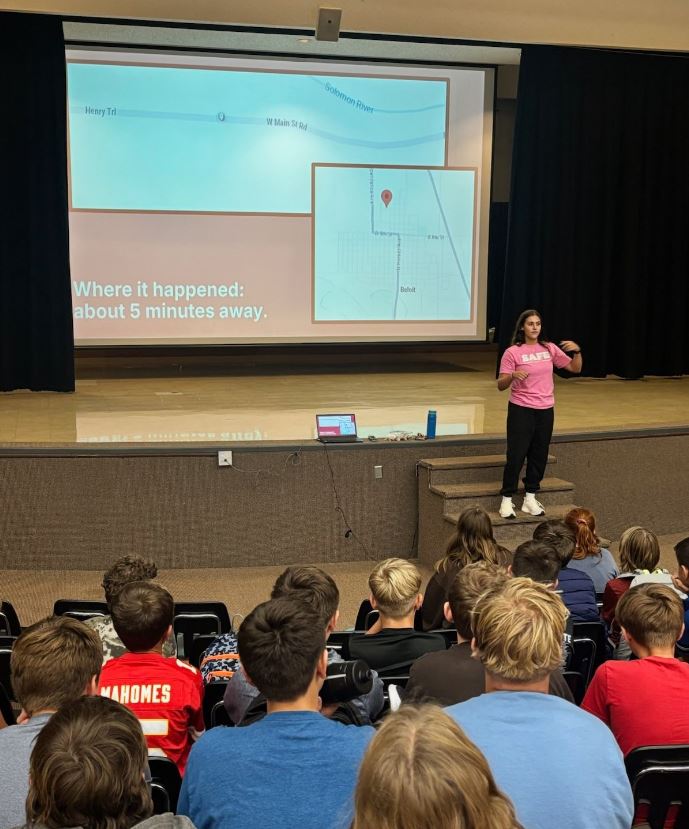 Lorenz promotes SAFE, seatbelt use to junior high